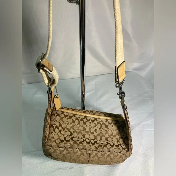 Coach Vintage "Bon Voyage" Signature Jacquard Canvas leather trim Belt Bag - Picture 3 of 9